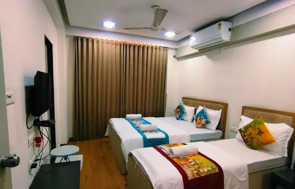 Twin Bed Room